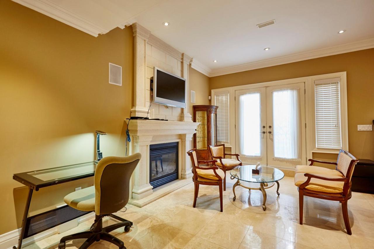 Elegant Apartment With Sauna Toronto Exterior photo